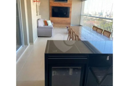 Apartamento à venda Mooca, 149m², andar alto, 3 suítes, 2 vagas, varanda gourmet, porteira fechada