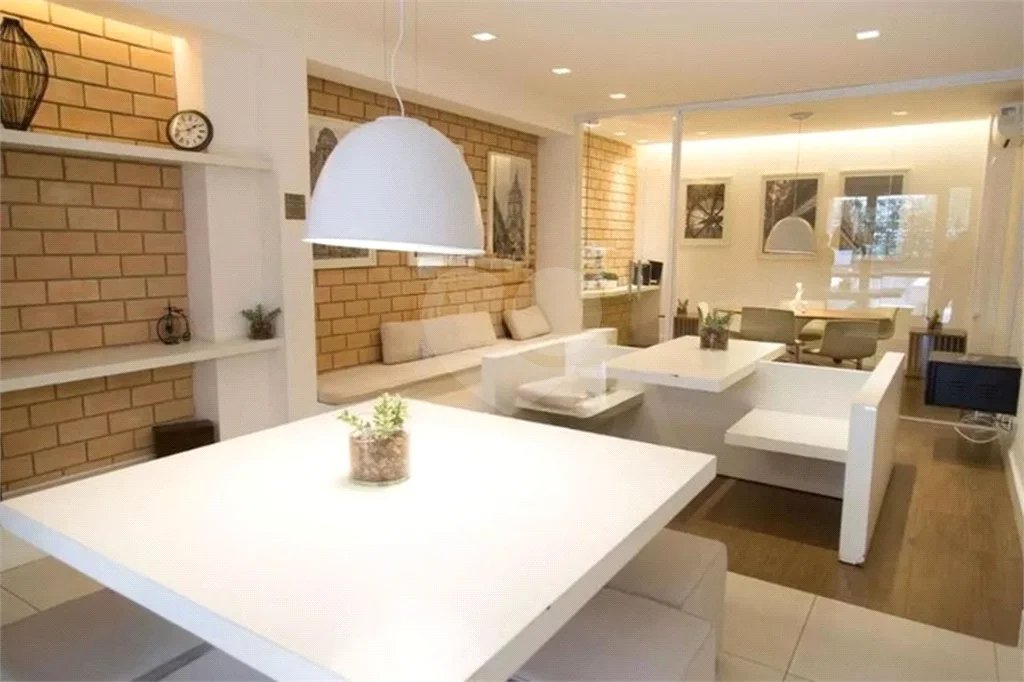 Apartamento na Mooca com 204m² amplo à venda 3 quartos, sendo 3 suítes, e 4 vagas