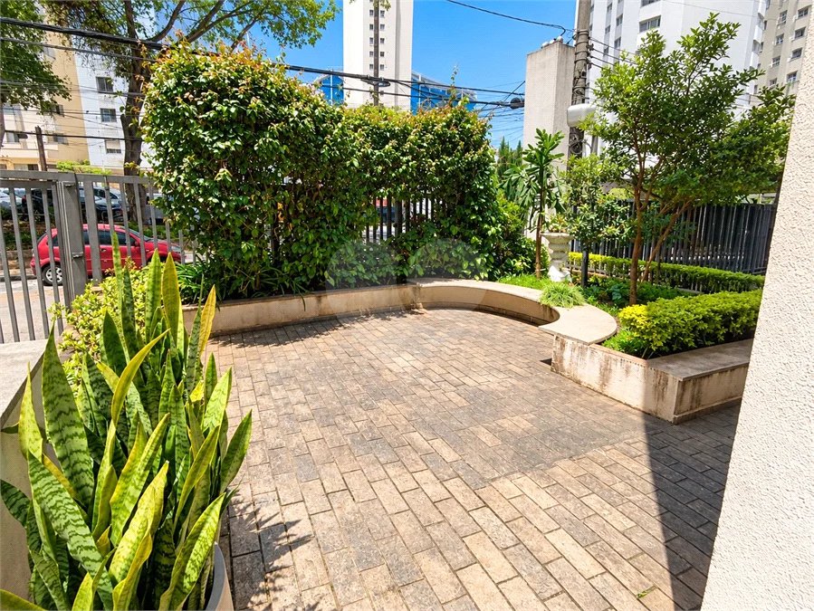 Apartamento de 44 m² com 2 dormitórios, varanda integrada e 1 vaga na Vila Guarani