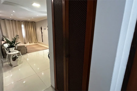 Sobrado à venda com 3 quartos, sendo 2 suítes, em Cidade São Francisco, São Paulo, SP