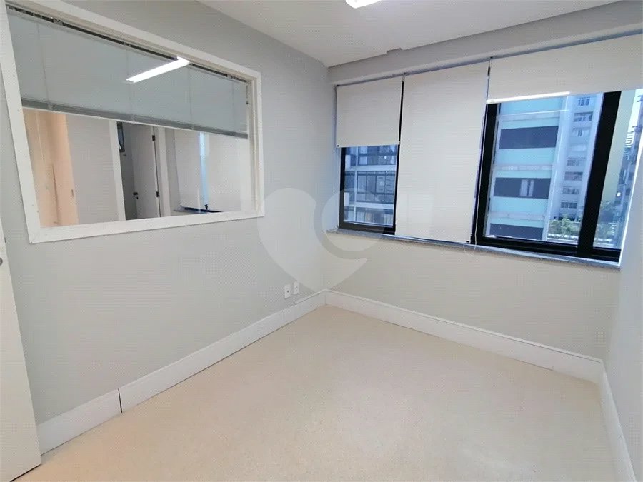 SALA COMERCIAL, 106m2, NO PARAISO