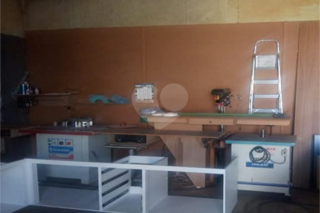 Casa Térrea com 3 dormitórios.