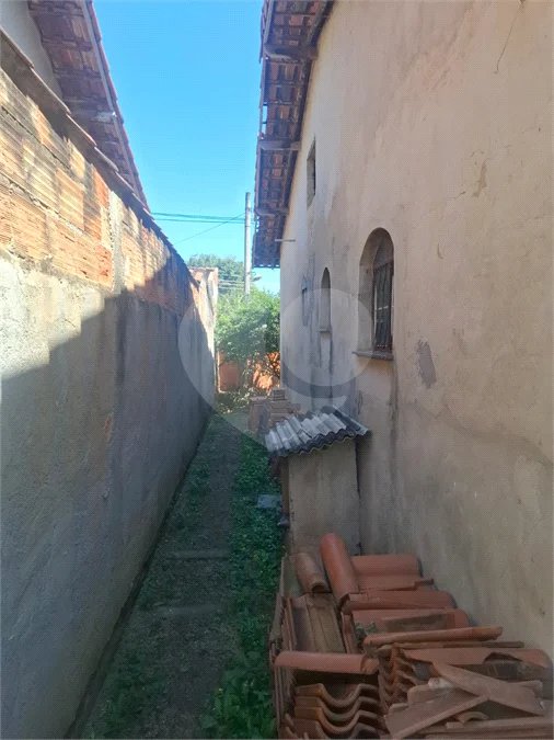 CASA LINEAR PRECISANDO DE REFORMA, 2 QUARTOS COM SUÍTE À VENDA, 121M² DE AREA CONSTRUIDA- CAMPO GRANDE