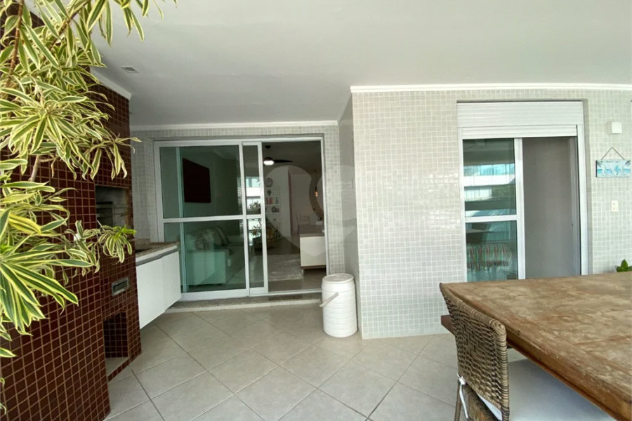 Apartamento à venda com 3 quartos, sendo 1 suíte,  em Riviera de São Lourenço, Bertioga, SP