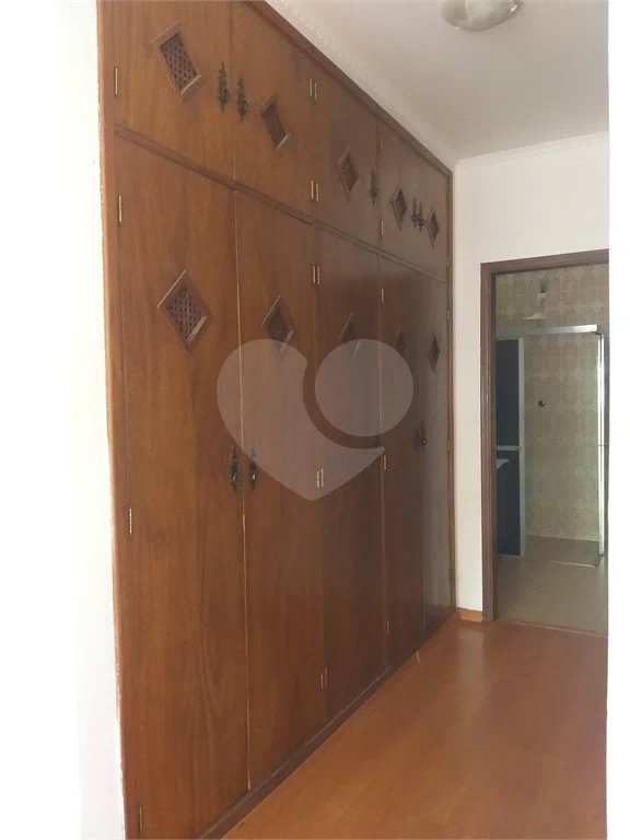 Casa à venda com 4 quartos, sendo 1 suíte,  no Centro, Vinhedo, SP