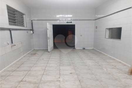 Casa com salão para Venda no Jardim Umarizal.