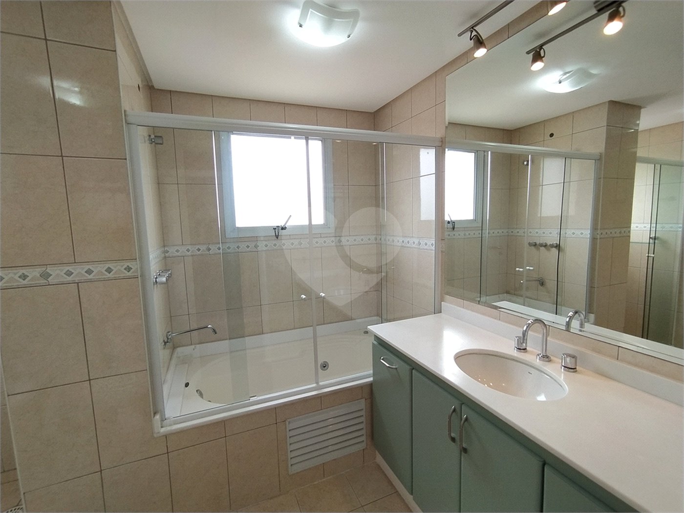 Apartamento de 145m2 com varanda gourmet 3 dormitórios e 2 vagas à venda na Chácara Klabin