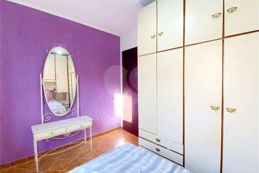 Oportunidade à venda na Vila Ipojuca: Sobrado Espaçoso com 200m²de área construída e 250m2 de terreno - 4 Dormitórios e 5 Vagas de garagem.
