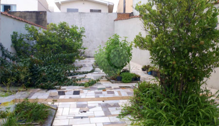Casa à venda com 3 quartos, sendo 1 suíte,  em Jardim Quisisana, Poços de Caldas, MG