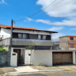 Sobrado com 300m² , 3 dormitórios , sendo 2 suítes , 4 vagas , à venda no Jabaquara.