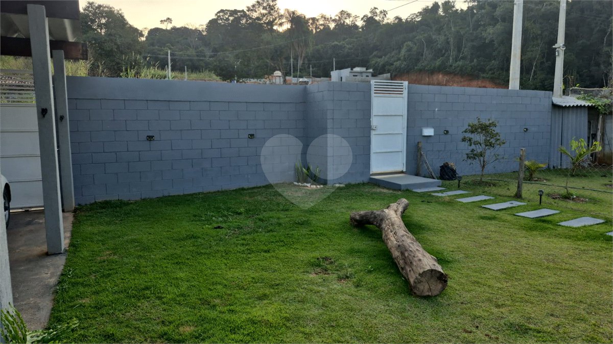 Casa Terreá com 3 suítes a Venda em Atibaia