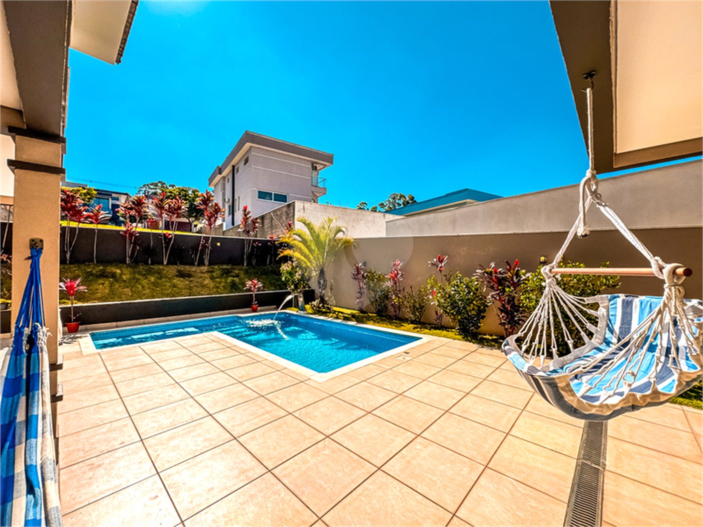Sobrado à venda em Itupeva – 421,80 m² de terreno – 254,28 m² de área construída – 3 dormitórios – 4 banheiros – 4 vagas de garagem