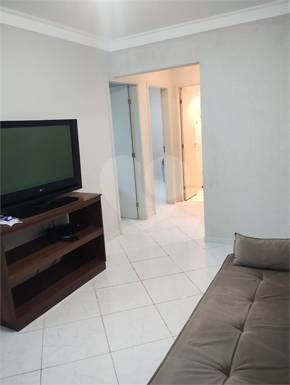 JARAGUÁ – FIT JARAGUÁ. Apartamento lindinho, em condomínio praticamente novo, super organizado e agradável, em local tranquilo com vista livre.
