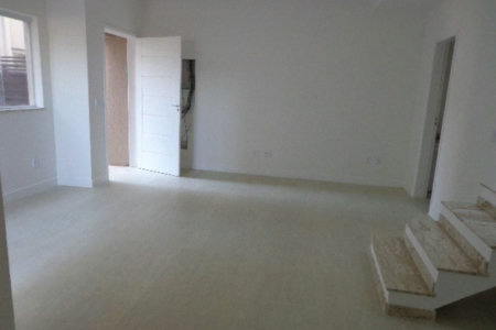 Casa à venda com 3 quartos, sendo 1 suíte, no condomínio Professor Teot?nio Monteiro de Barros Filho, São Paulo - SP
