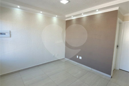 Seu Novo Lar Te Espera: Casa Aconchegante, Pronta para Morar e com 2 dormitórios e Amplo Quintal!