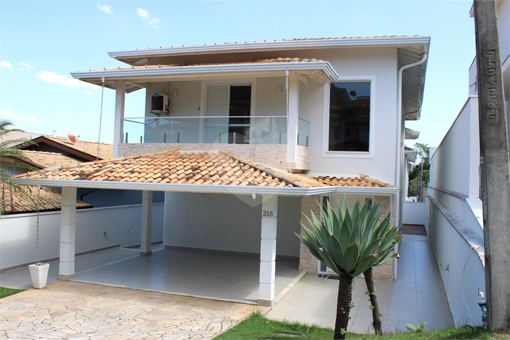 Belíssima Residência de 267 m² com Lazer Privativo no Condomínio Terras do Oriente – Valinhos