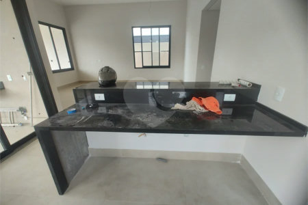 Casa exclusiva em Atibaia de alto padrão com 3 suítes, piscina, espaço gourmet, condomínio fechado, aceita financiamento