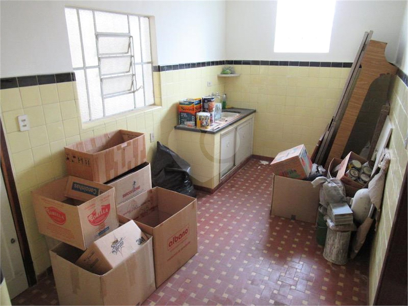 Excelente sobrado com terraço e jardim, 3 dormitórios 1 suíte.