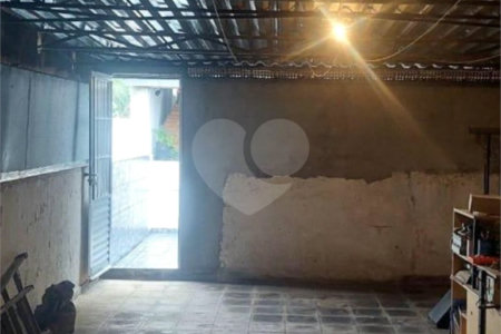Sobrado de 284m2 na Saúde com 4 dorms, 1 suíte, 3 banheiros, 4 vagas. Estuda permuta.