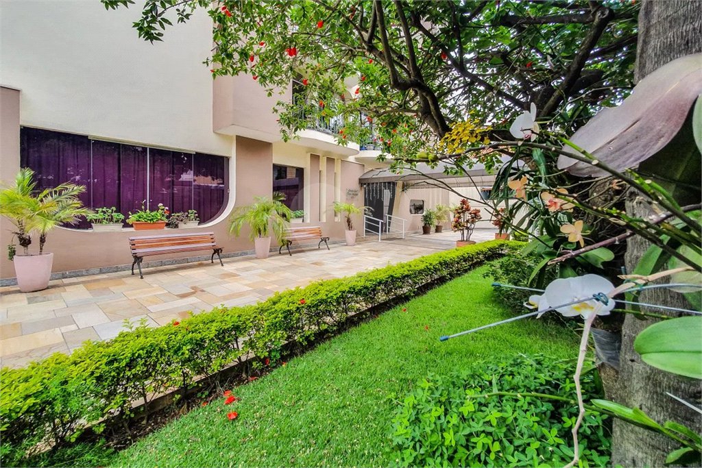 Apartamento de 117m2 com 3 dormitórios e 1 vaga na Vila Mariana