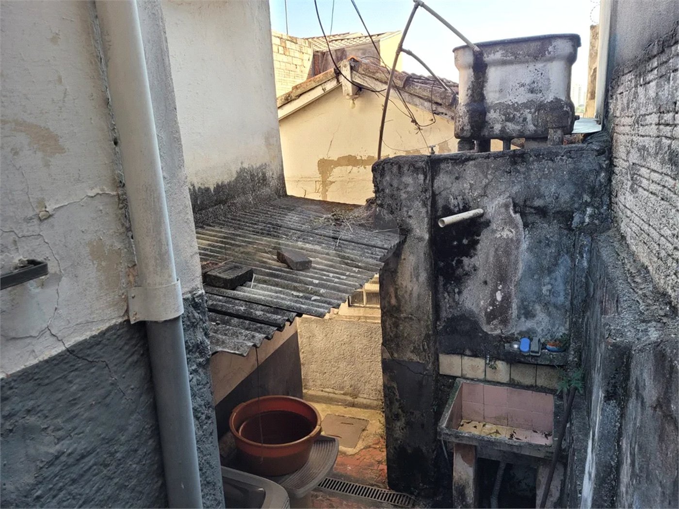 Casa na região do alto da Mooca com 242m² de área total.