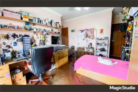 Casa com 540m² , 5 dormitórios , sendo 4 suítes , 10 vagas , à venda no bairro Jardim , em Santo André
