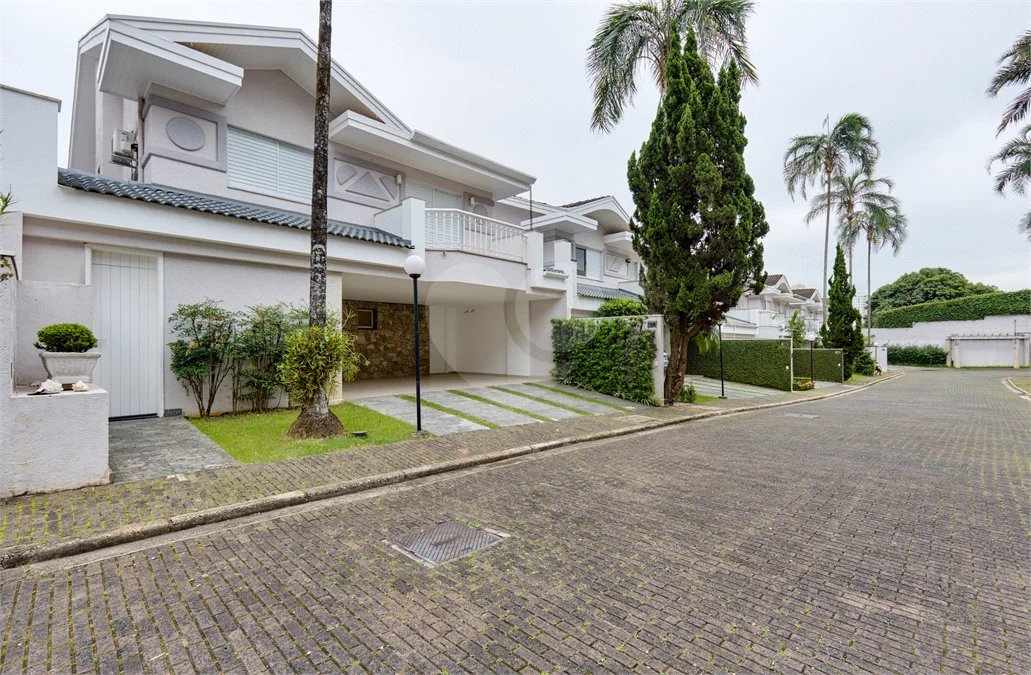 Casa de condomínio 4 suítes a venda no Alto da Boa Vista