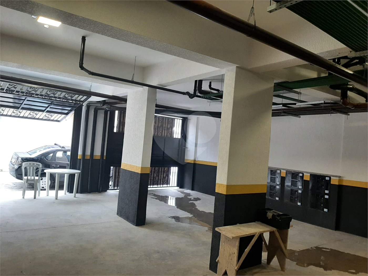 Apartamento com 37m2, 2 quartos, banheiro, sala, cozinha, quintal e SEM vaga de garagem