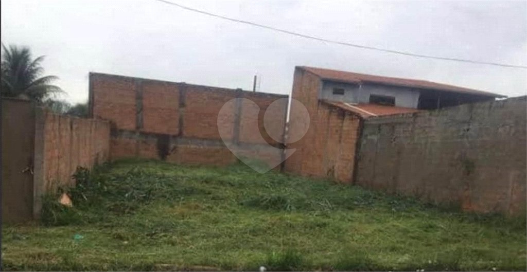 Terreno para venda, dispondo de 250,00 m² de área total, localizado na cidade de Araraquara/SP.