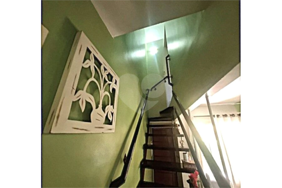 Sobrado a venda em Condominio fechado 80m 02 dormitórios 01 vaga