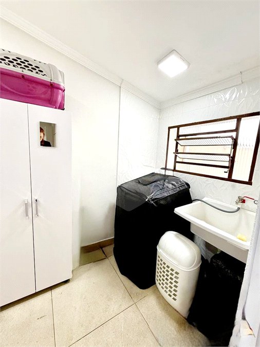 Casa térrea para venda com 02 dormitórios e 02 vagas de garagem em Atibaia