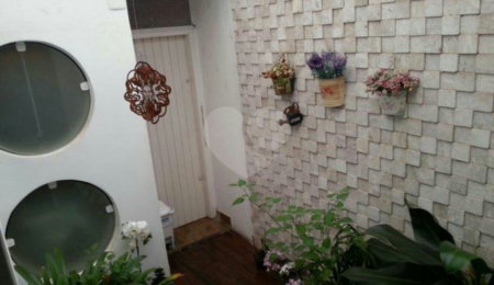 Sobrado à venda com 3 quartos, sendo 1 suíte, em Jardim Aeroporto, São Paulo, SP