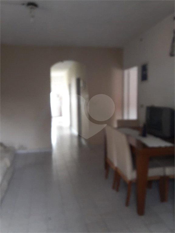Terreno à venda de 251m² na Chácara Inglesa