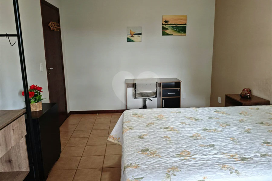 Casa à venda com 4 quartos, sendo 2 suítes,  em Country Residencial Felix, Bom Jesus dos Perdões, SP