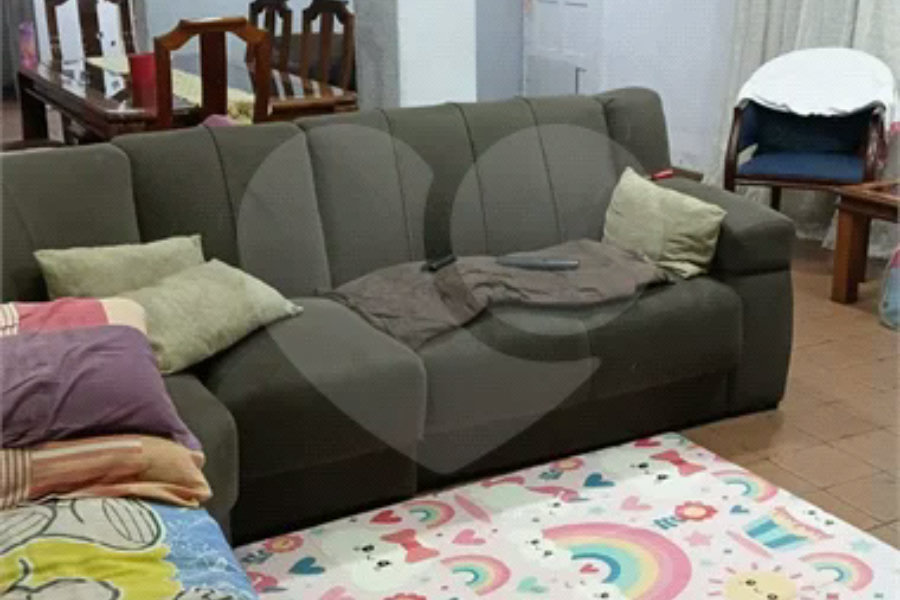 IMÓVEL COM SOBRADO + OUTRA CASA NO TERRENO, ÓTIMA PARA RENDA OU FAMÍLIA GRANDE