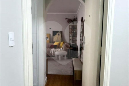Apartamento 67m² reformado à venda Vila Mariana SP 2 dormitórios 2 banheiros 1 vaga conforto, design e localização privilegiada.