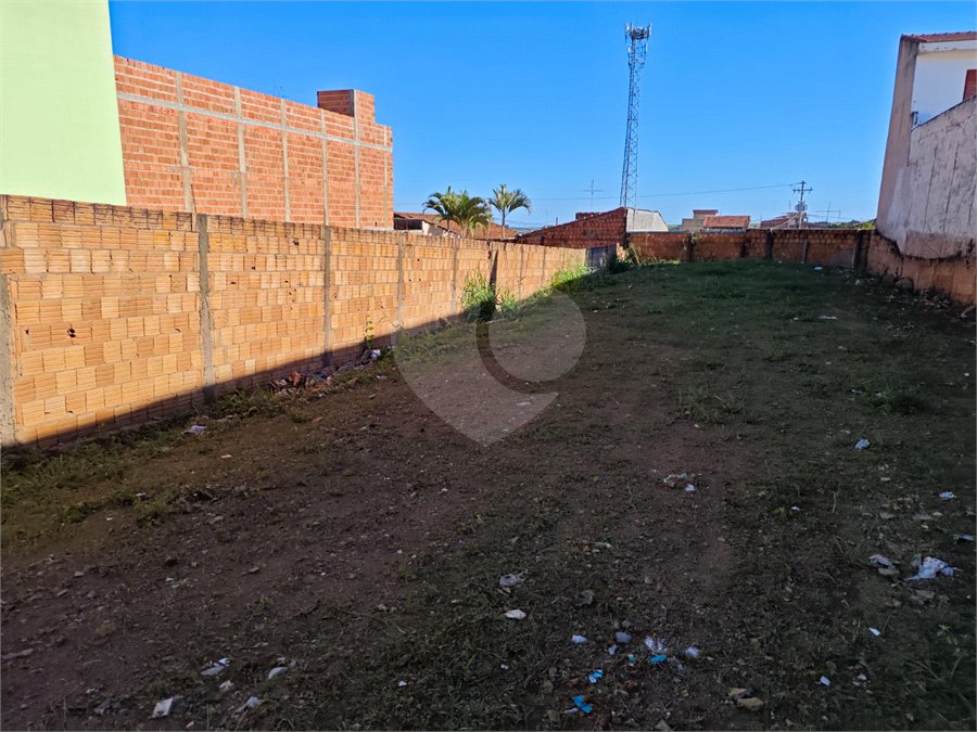 Oportunidade Comercial: Terreno de 525m² em Localização Estratégica no Parque Sissi!
