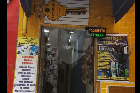 Casa comercial na Liberdade.