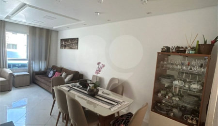 Casa à venda com 3 quartos, sendo 1 suíte, no condomínio Vila das Cores, São Paulo - SP