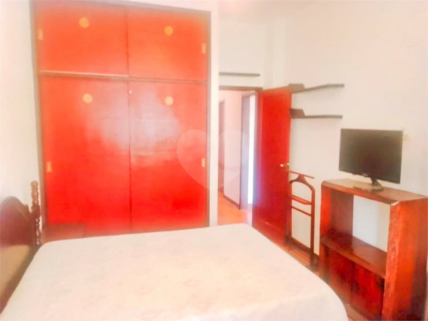Apartamento na Consolação com 2 quartos, varanda, sem vaga.