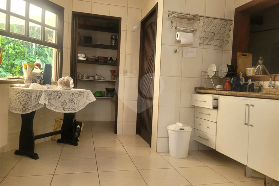 Casa à venda com 7 quartos, sendo 5 suítes, em Guaratuba, Bertioga, SP