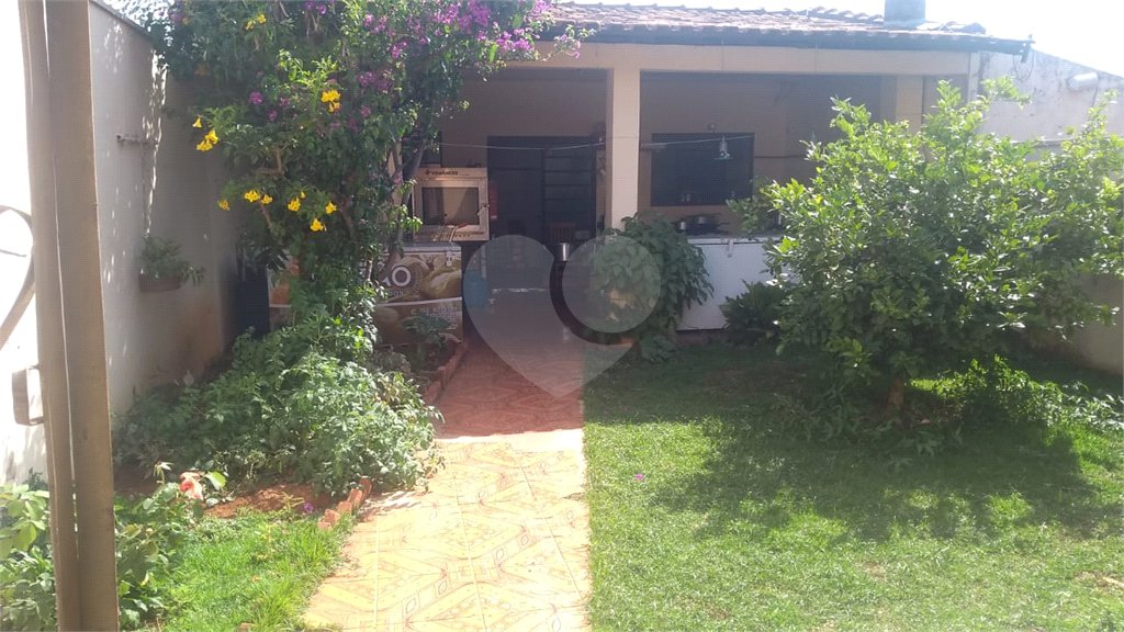 Casa térrea para venda ou locação no Santa Felícia.