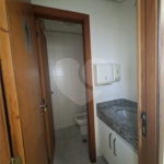 SALA COMERCIAL DE 90 M² COM 12 BAIAS, SALA DE REUNIÃO, AR-CONDICIONADO CENTRAL E 2 VAGAS!