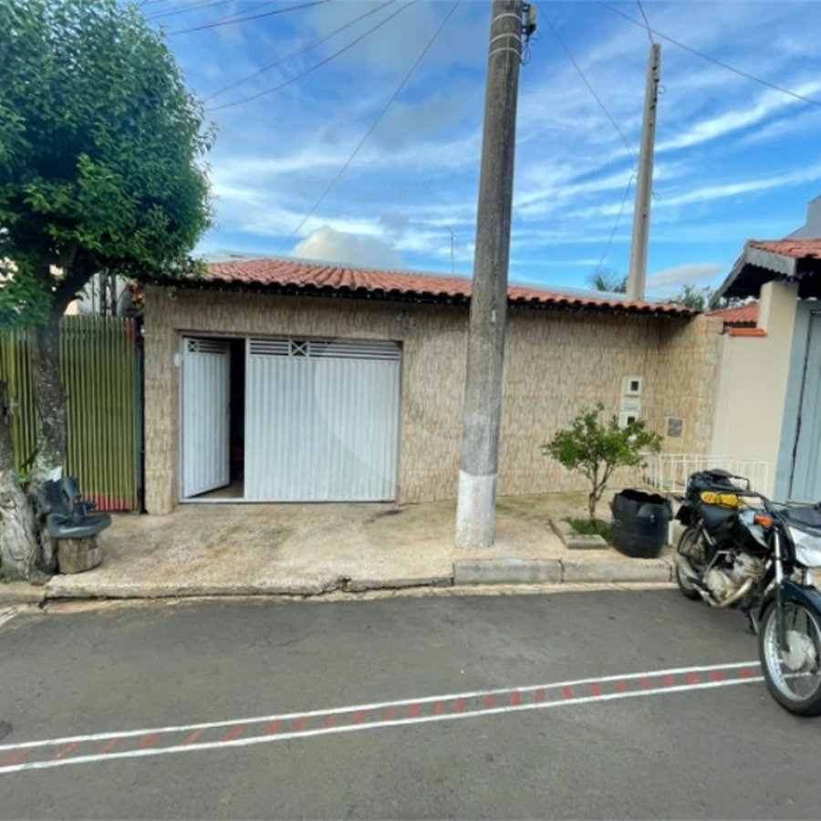 Casa térrea para venda na Vila Nossa Senhora de Fátima.