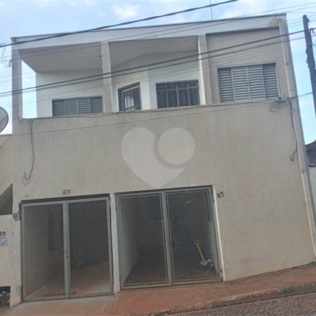 Imóvel para venda sendo 03 casas independentes na Vila Celina.