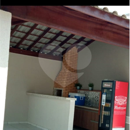 Apartamento no Condomínio Flor de Liz.