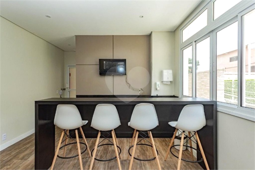 Apartamento de 02 dormitórios sendo 1 suíte