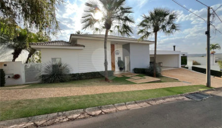 Casa à venda com 4 suítes no condomínio Monte Alegre, Piracicaba - SP