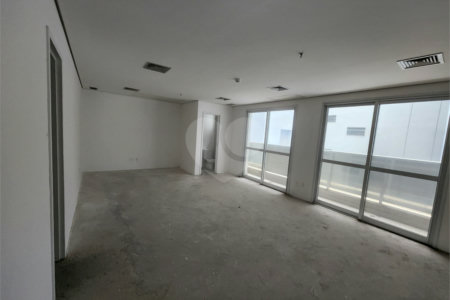 Sala comercial a venda em frente ao Allianz Parque