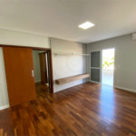 Casa com alto padrão de acabamento para venda no Condomínio Montreal.